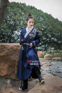 Hán Phục Nữ Kiếm Khách Thêu Rồng