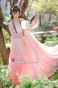 Hán Phục Lạc Hoa Bách Hợp Phấn