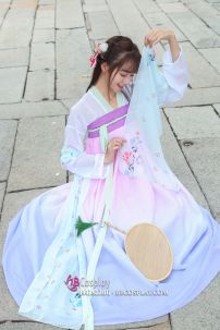 Hán Phục Múa Lạc Hoa Thủy Tinh Tử