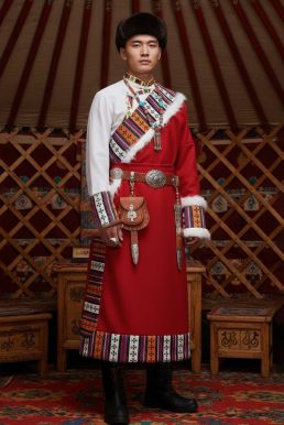 Trang Phục Cặp Đôi Mông Cổ Khoác Đỏ Viền Lông Trắng