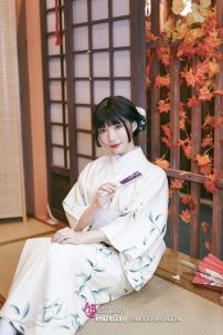Yukata Tết Nền Kem Phối Họa Tiết Xanh