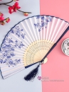 Quạt Xếp Hoa Xanh Nền Trắng