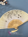 Quạt Xếp Vải Màu Vàng Kem Đào Và Bướm Lượn