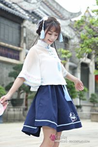 Hán Phục Cách Tân Áo Trắng Váy Xanh Cổ Tàu