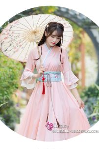 Váy Cổ Trang Cách Tân