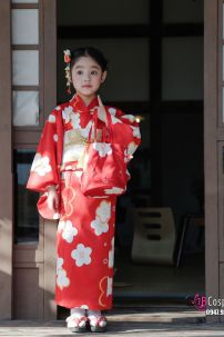 Kimono Bé Gái Đỏ Hoa Đào (HÀNG ORDER)