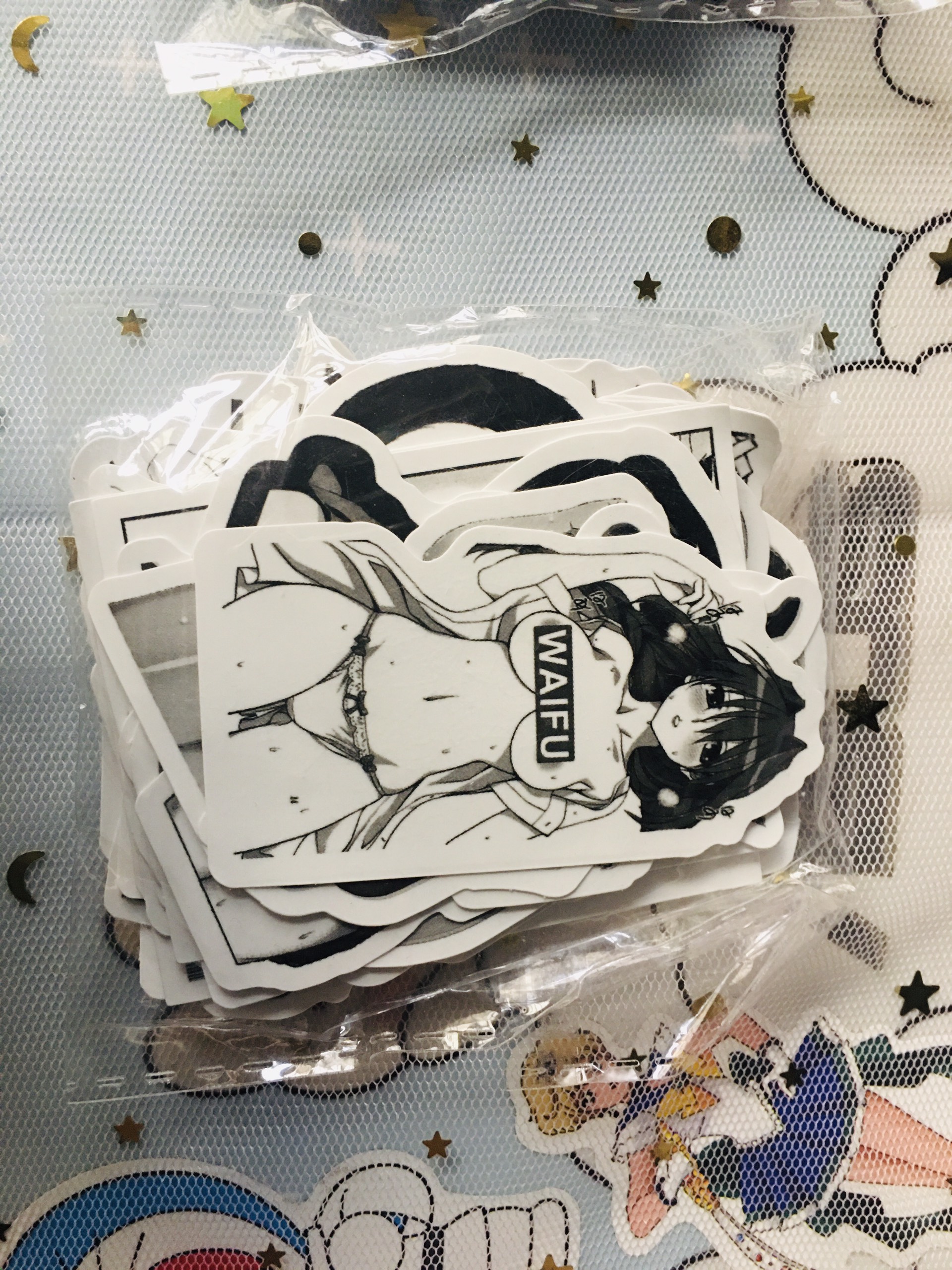 Sticker Manga H E N T A I - Bộ 50 Cái