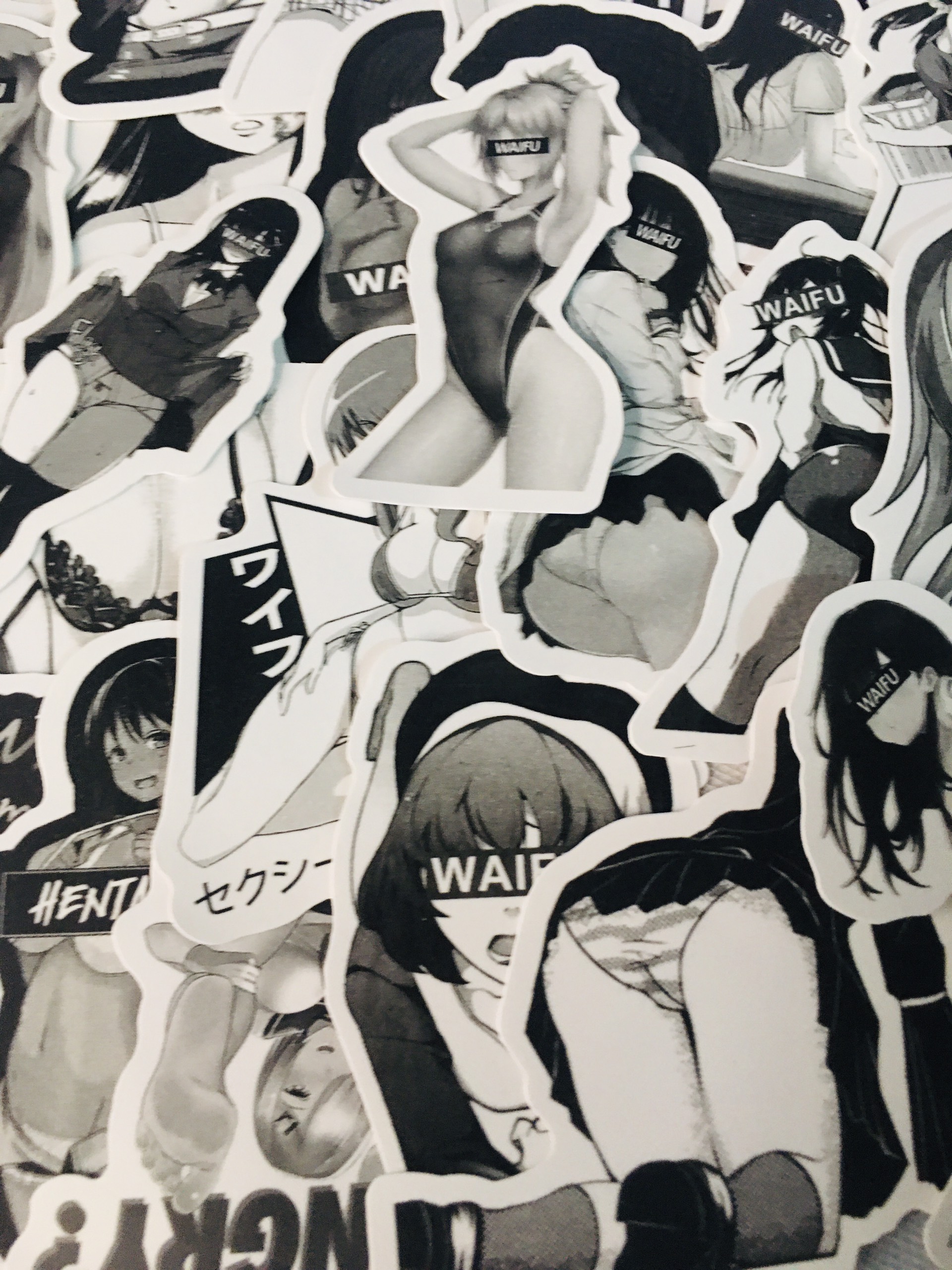 Sticker Manga H E N T A I - Bộ 50 Cái