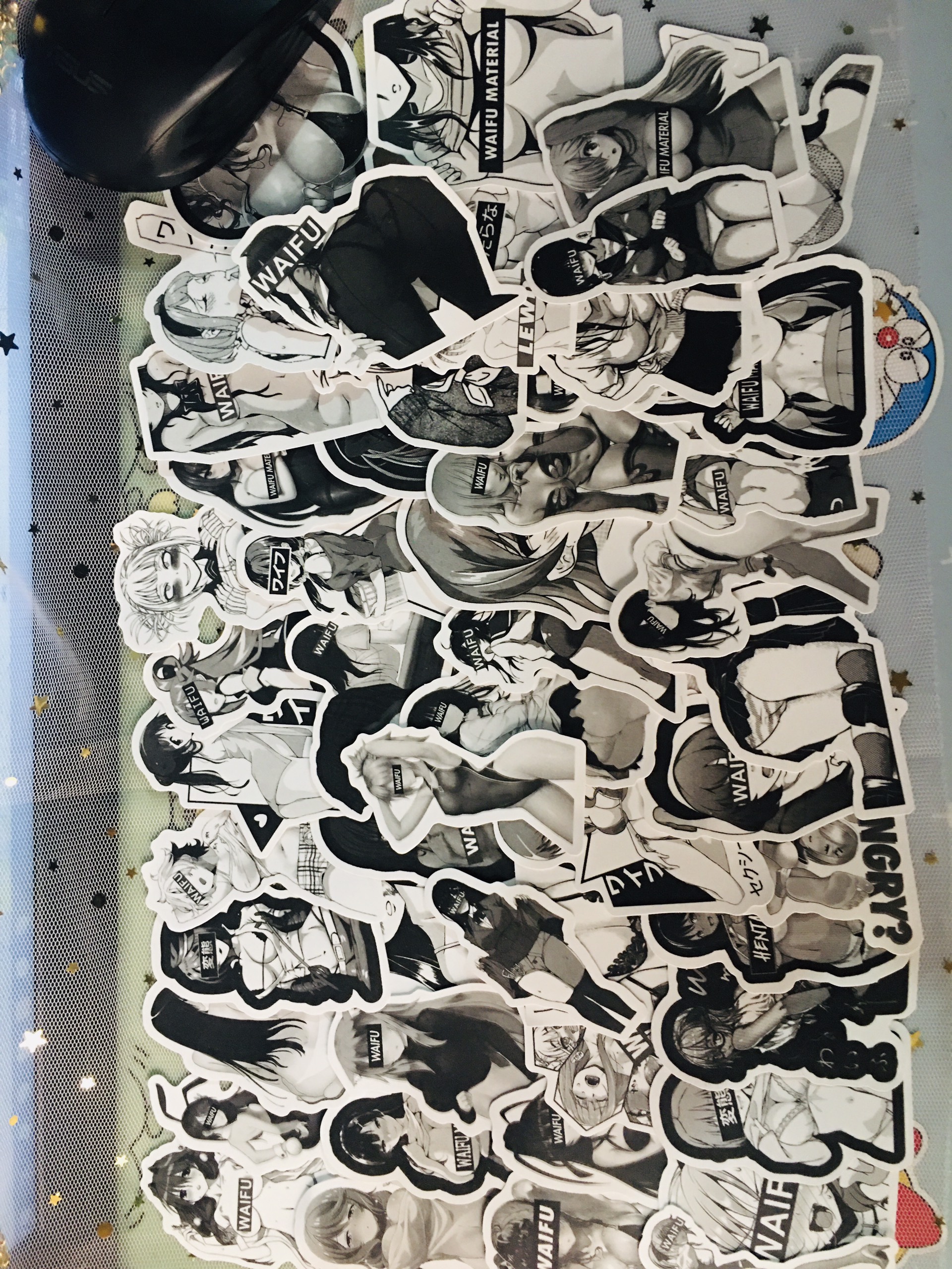 Sticker Manga H E N T A I - Bộ 50 Cái