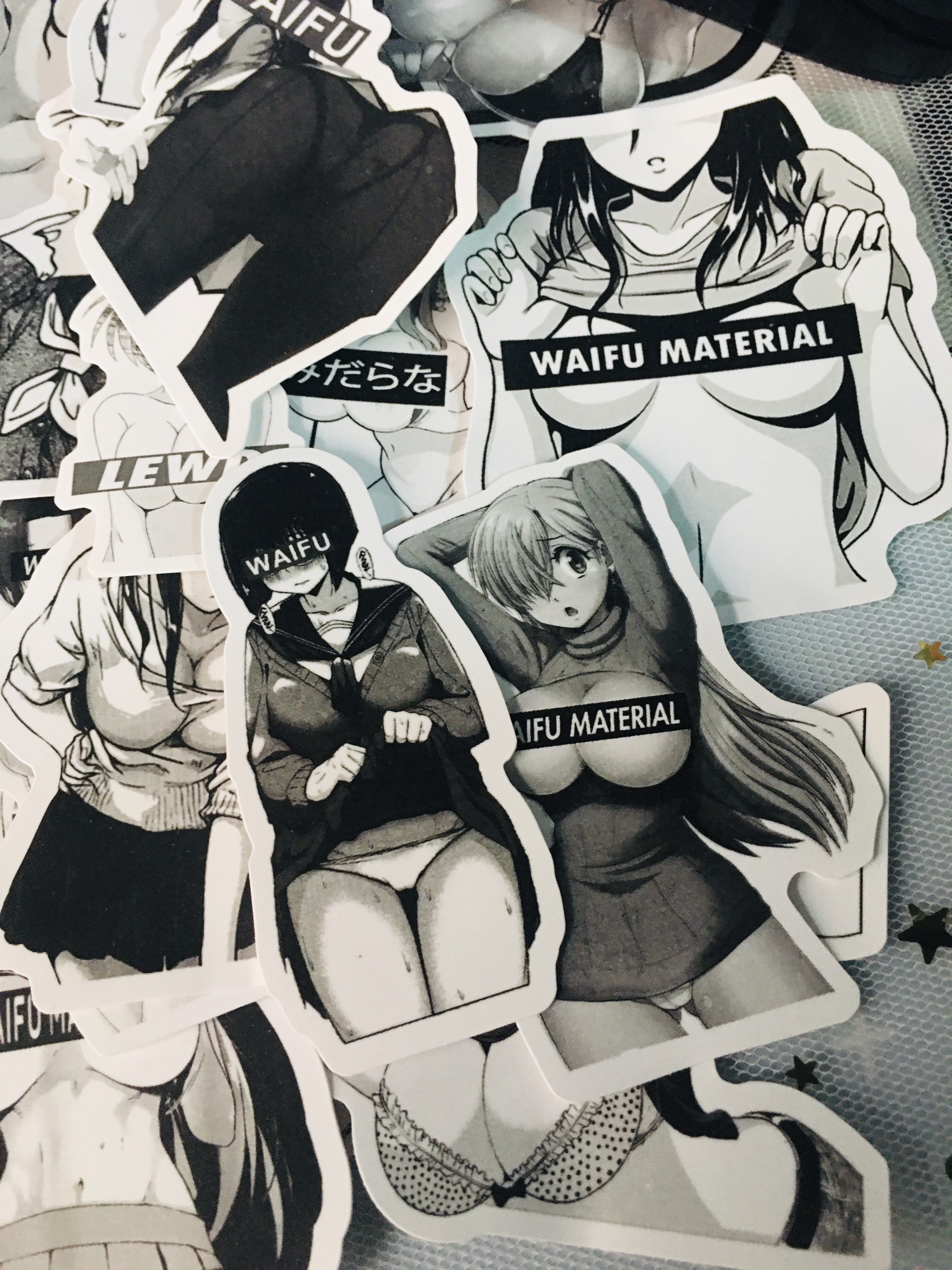 Sticker Manga H E N T A I - Bộ 50 Cái