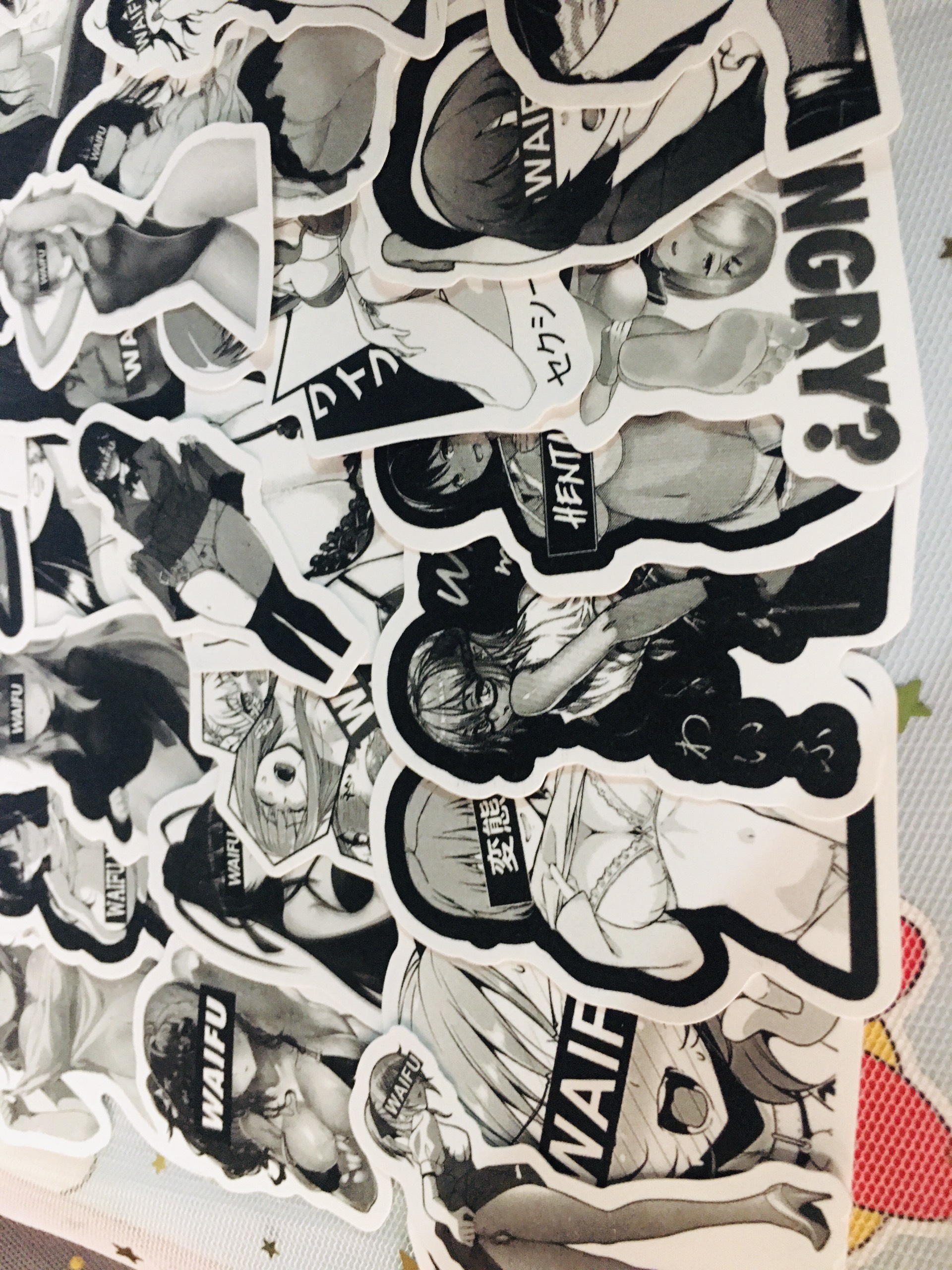 Sticker Manga H E N T A I - Bộ 50 Cái