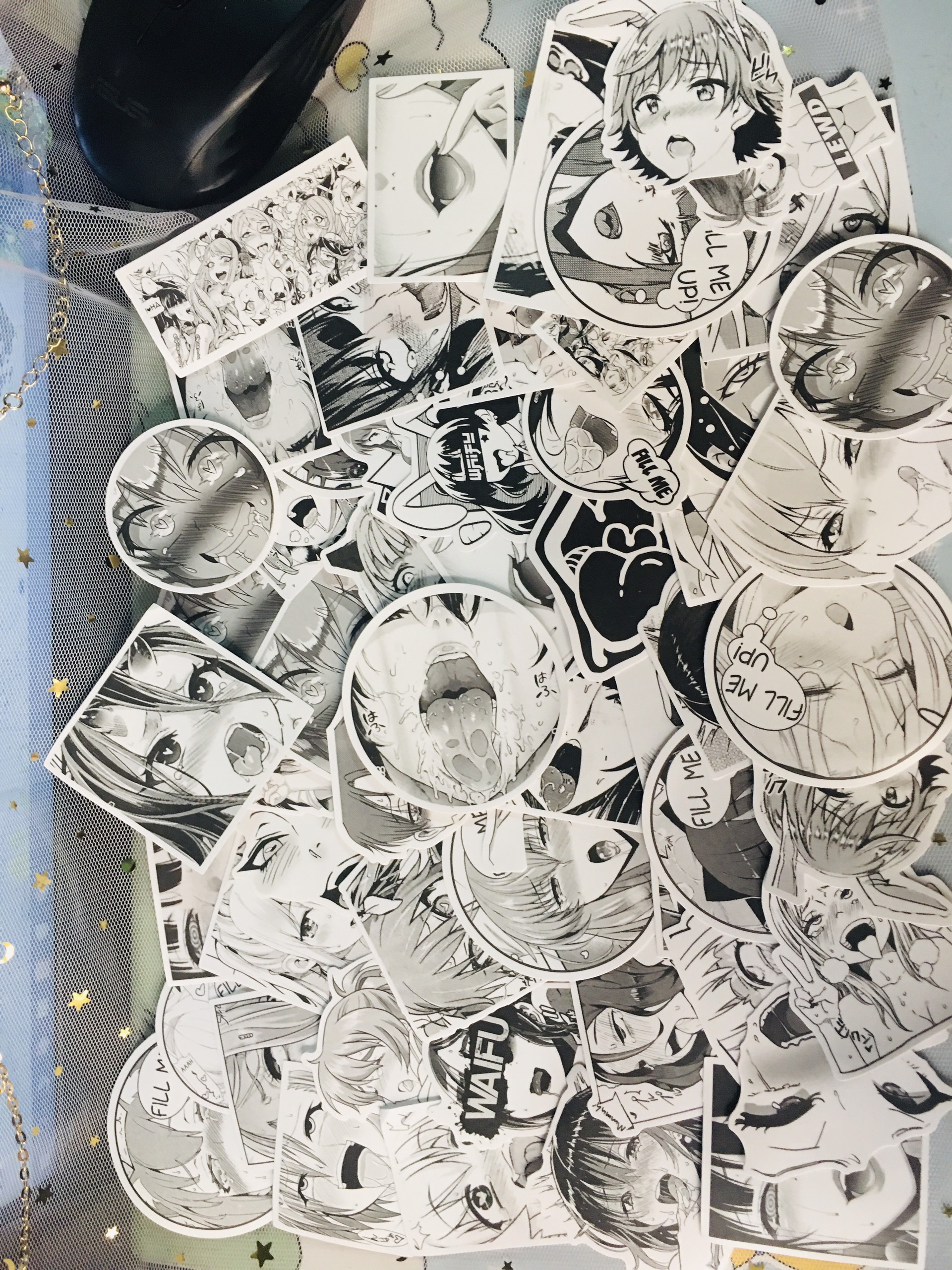 Sticker Manga H E N T A I - Bộ 50 Cái