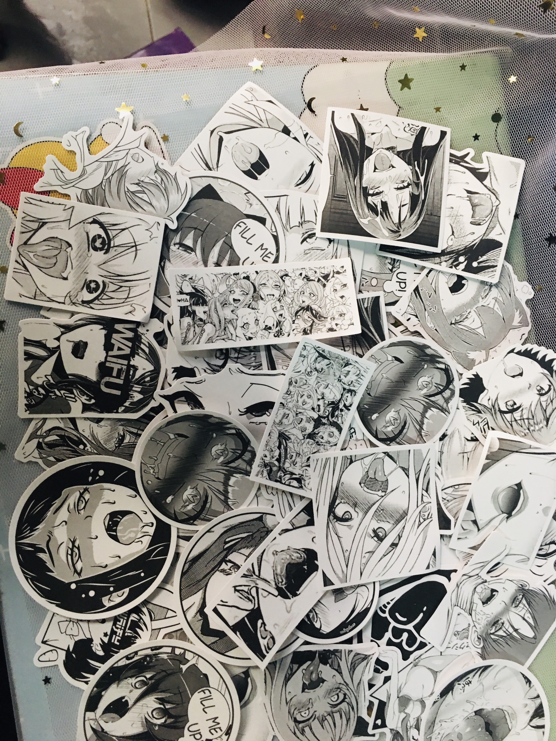 Sticker Manga H E N T A I - Bộ 50 Cái