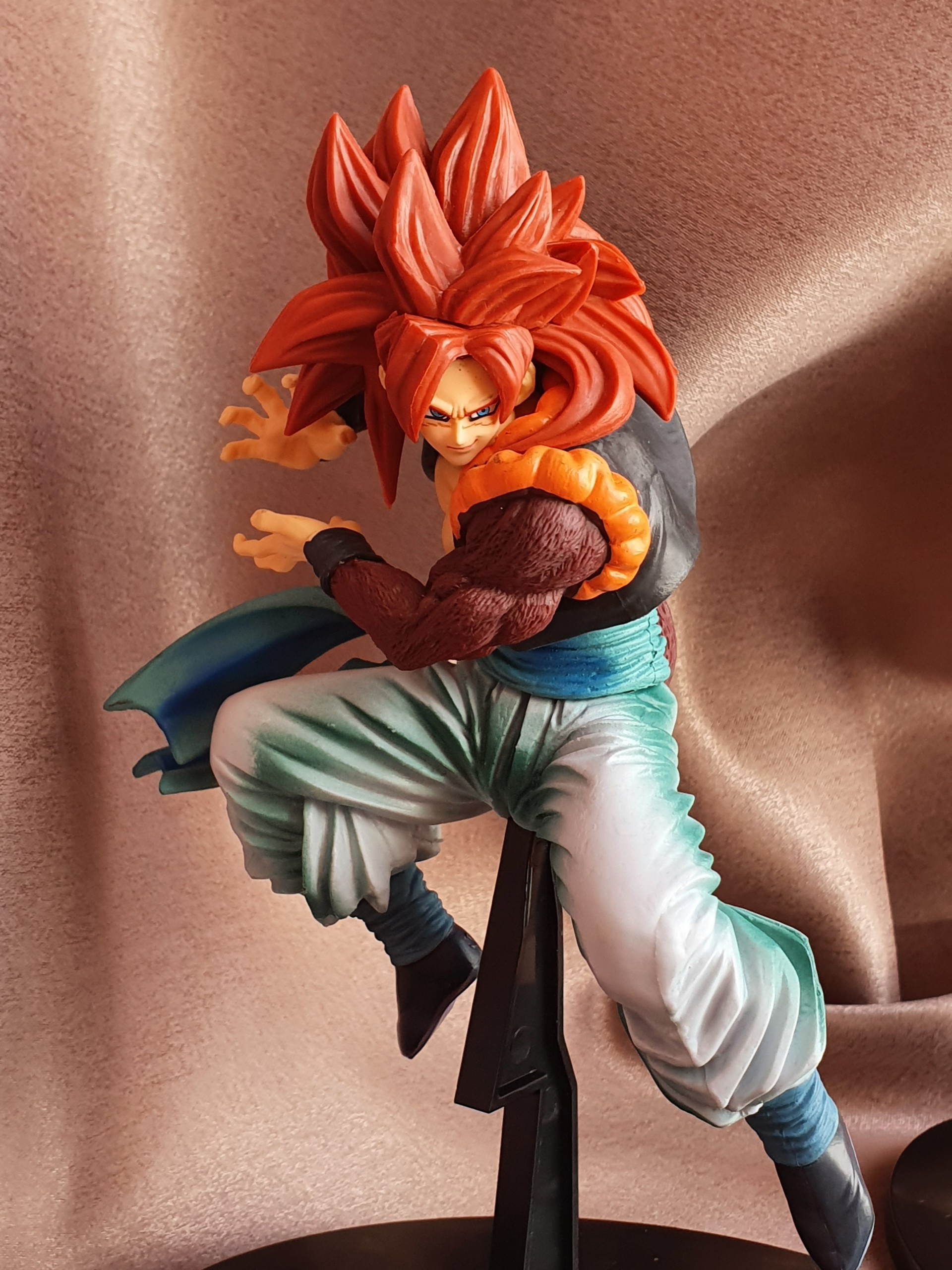 Mô Hình Figure Songoku Super Saiyan 4 - Dragon Ball