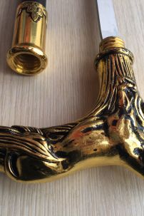 Gậy Quý Tộc Đầu Đầu Chó Màu Vàng