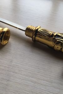 Gậy Quý Tộc Đầu Đầu Chó Màu Vàng