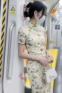 Sườn Xám Thiên Lục Dáng Dài Xẻ Tà