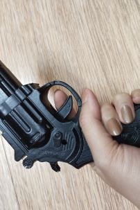 Mô Hình Súng Ngắn Loại Đạn 6 Viên