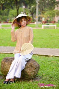 Đồ Bà Ba Cô Hai Gấm Vàng Nude Quần Trắng