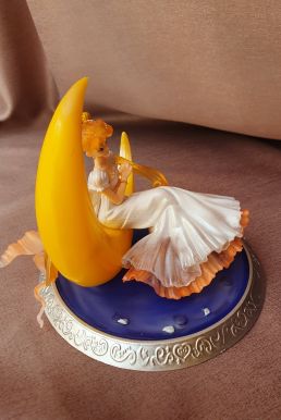 Mô Hình Figure Sailor Moon - Công Chúa Mặt Trăng & Trăng Khuyết