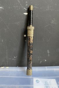 Kiếm Hán Phong Thủy Hoạ Tiết Mã Não Nâu Bạc Cổ - Nâu Đồng 29Cm