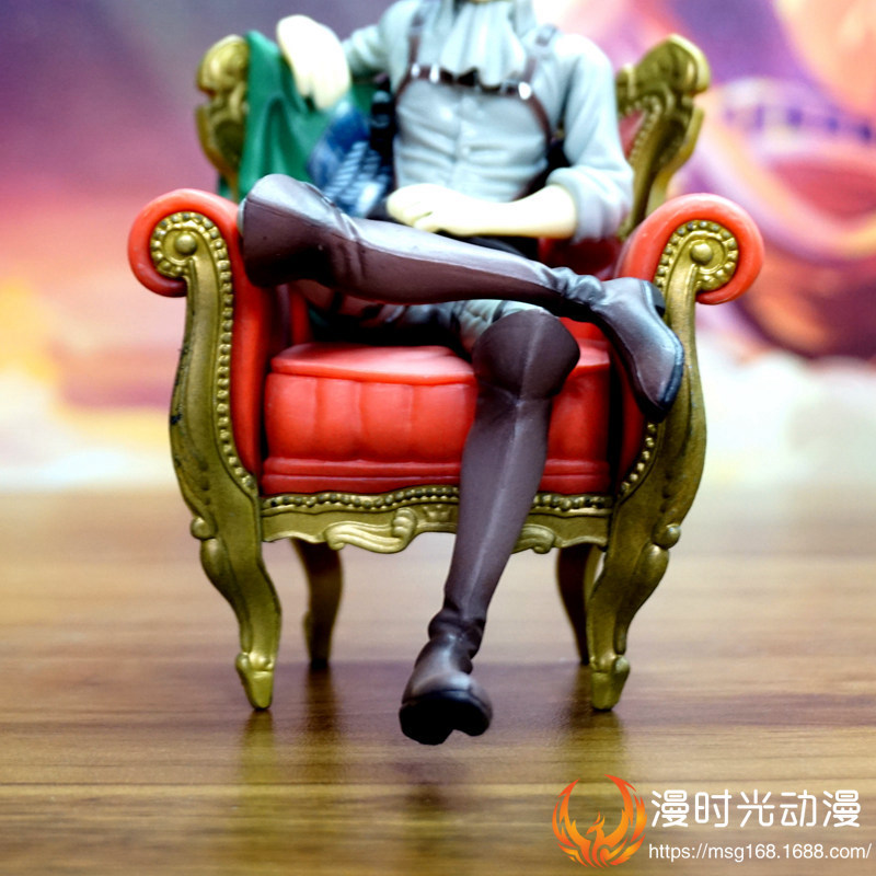 Mô Hình Figure Levi Ngồi Ghế Sofa - Attack On Titan