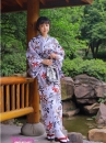 Yukata Trắng Hoạ Tiết Lá Mùa Thu
