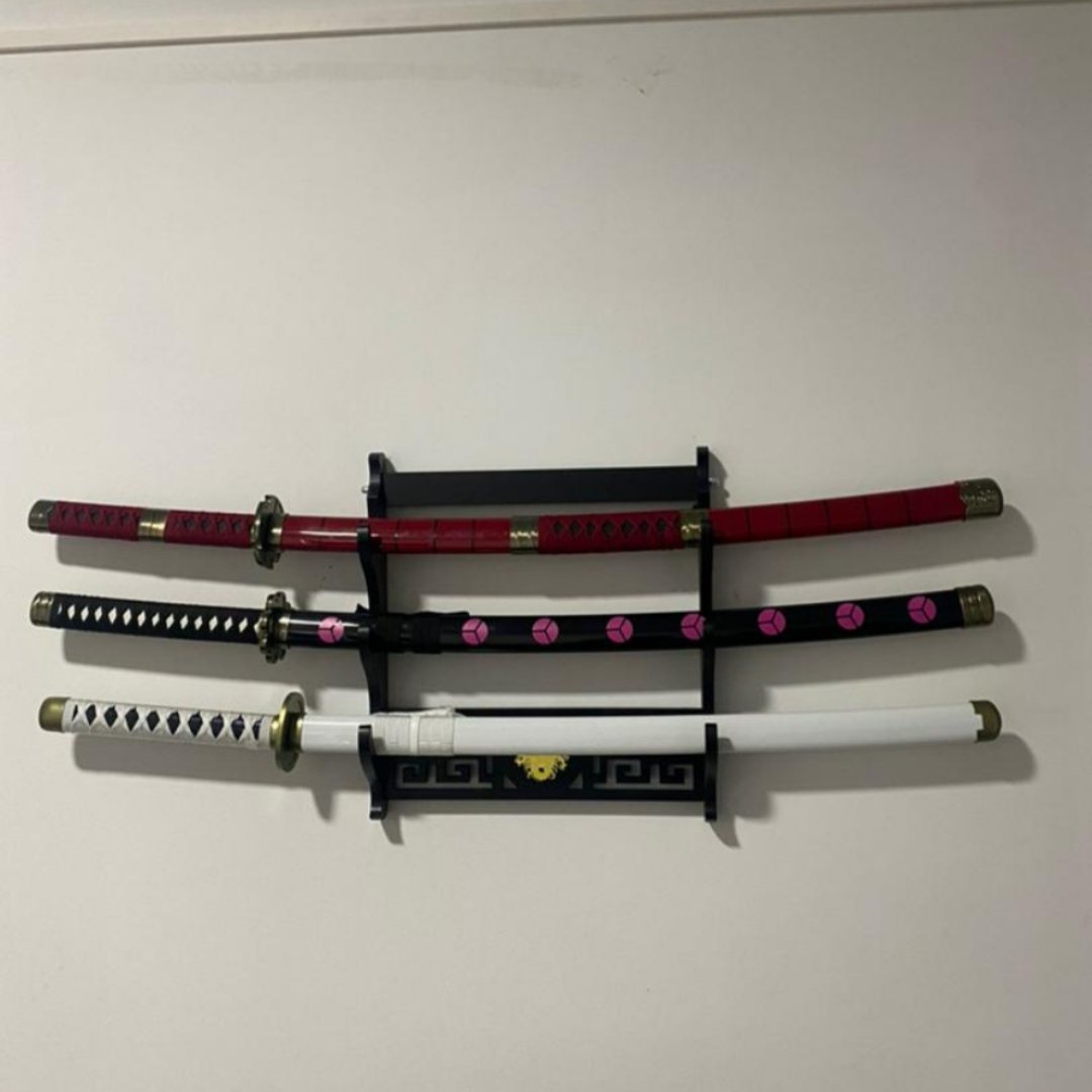 Giá Để Kiếm Treo Tường Màu Đen 4 Tầng Hình Thái Cực Mạ Vàng Loại Cao Cấp