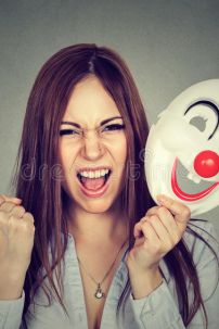 Mặt Nạ Nhựa Chú Hề Giá Rẻ