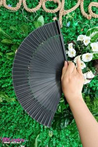 Quạt Gỗ Nhật Đen Hoa Đào Giá Rẻ