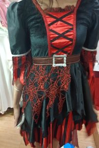 Đồ Đầm Hải Tặc Đỏ Đen Thắt Lưng Nâu