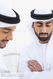 Đồ Truyền Thống Của UAE - Khăn Đội Đầu Trắng