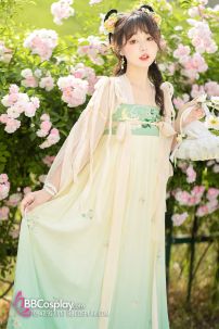 Hán Phục Ngọc Bảo Lưu Ly