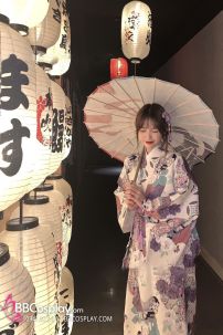 Áo Yukata Nhật Nền Trắng Hoa Tím Môn