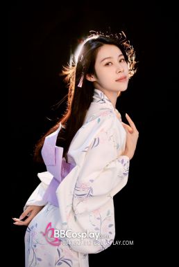 Yukata Nhật Nền Trắng Hoa Leo Tím Hồng