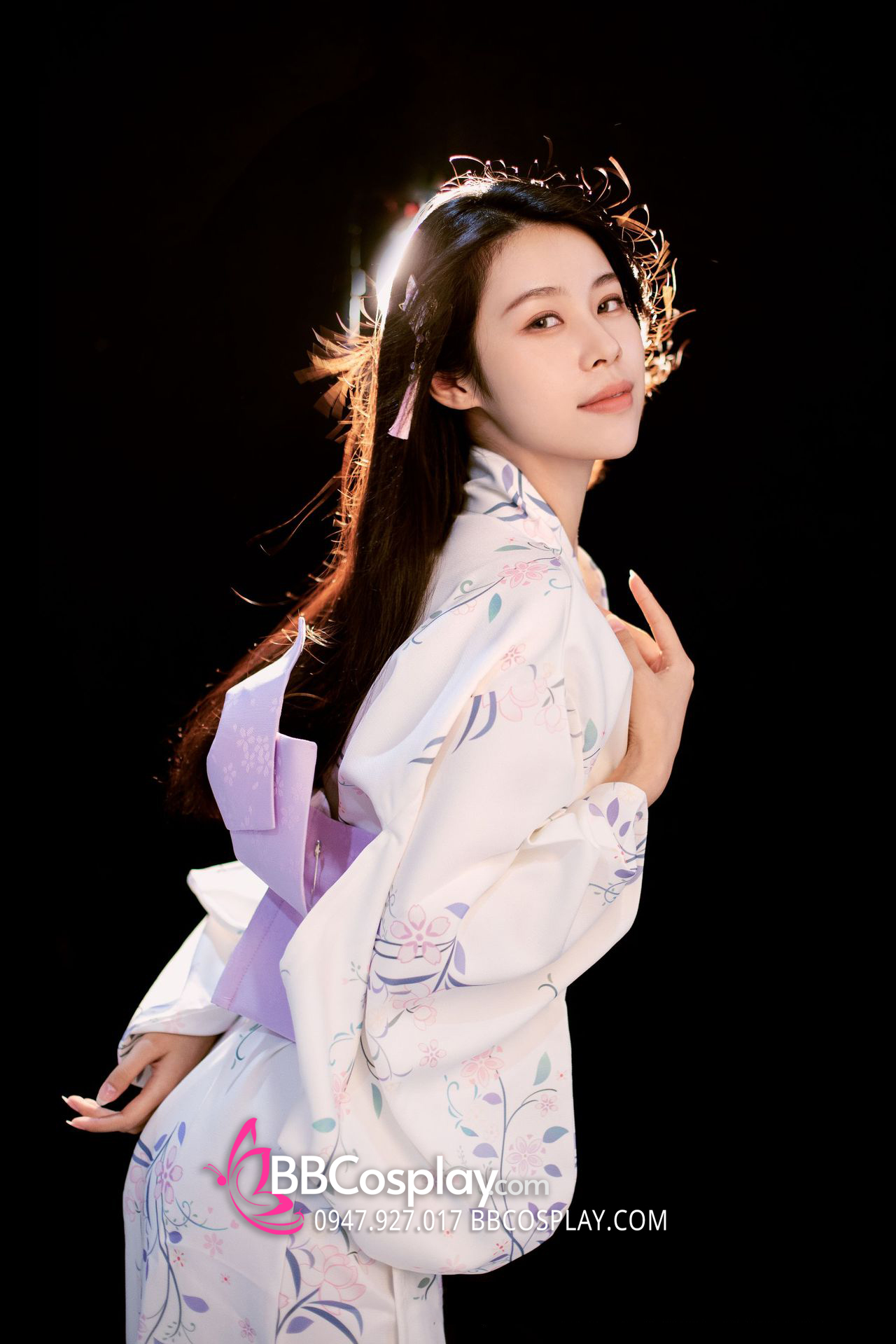 Yukata Nhật Nền Trắng Hoa Leo Tím Hồng