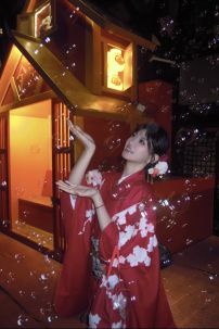 Áo Yukata Đỏ Họa Tiết Bướm Hoa Tặng Kèm Thắt Lưng