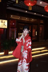 Áo Yukata Đỏ Họa Tiết Bướm Hoa Tặng Kèm Thắt Lưng