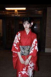 Áo Yukata Đỏ Họa Tiết Bướm Hoa Tặng Kèm Thắt Lưng
