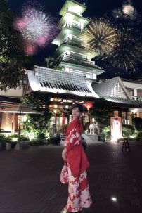 Áo Yukata Đỏ Họa Tiết Bướm Hoa Tặng Kèm Thắt Lưng