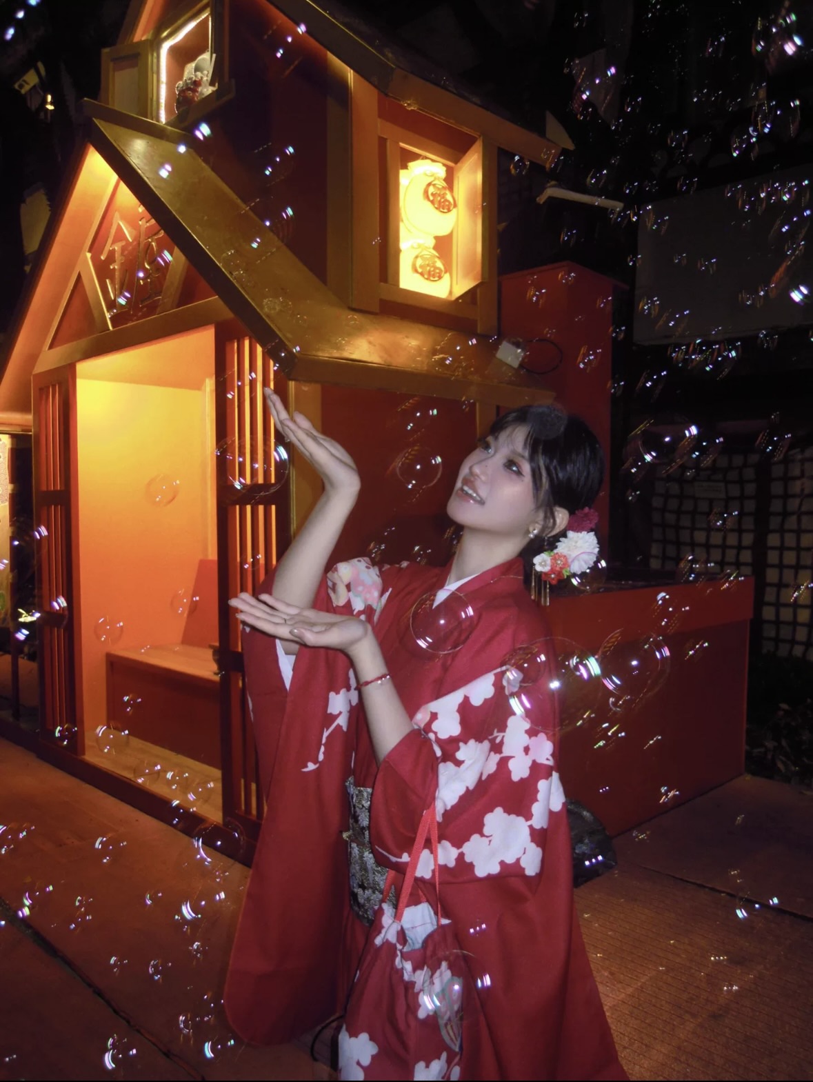 Áo Yukata Đỏ Họa Tiết Bướm Hoa Tặng Kèm Thắt Lưng