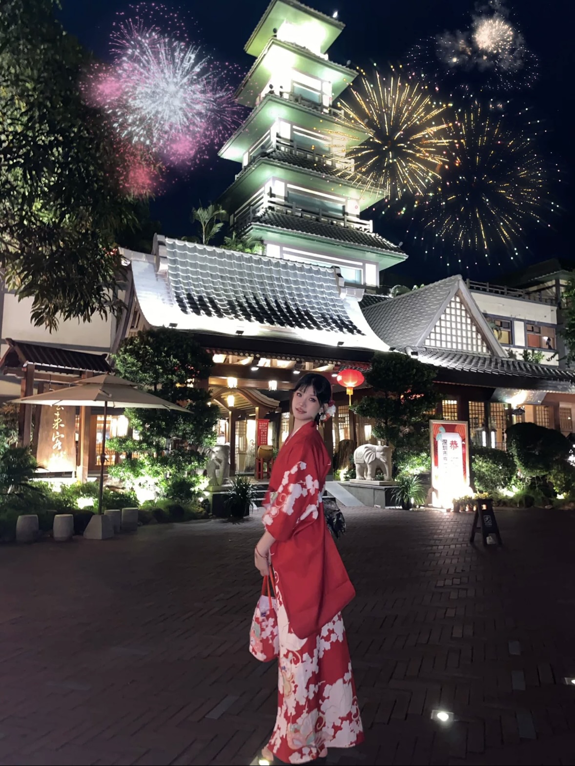 Áo Yukata Đỏ Họa Tiết Bướm Hoa Tặng Kèm Thắt Lưng