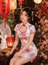 Sườn Xám Trắng Vải Phi Hoa Cổ Khoét Rộng