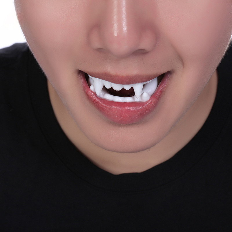 Siêu Rẻ - Răng Nanh Ma Cà Rồng Màu Trắng