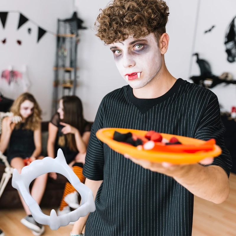 Siêu Rẻ - Răng Nanh Ma Cà Rồng Màu Trắng