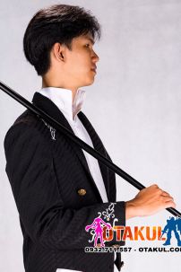 Vest Đen Gấm Thêu Hoạ Tiết Trắng Ở Vai Cực Sang Trọng