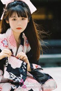 Áo Yukata Nền Đen Phối Hoa Tặng Kèm Thắt Lưng