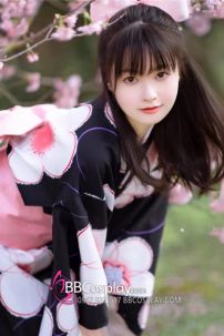 Áo Yukata Nền Đen Phối Hoa Tặng Kèm Thắt Lưng