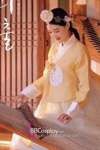 Hanbok Gấm Cao Cấp Chuẩn Hàn Áo Vàng Váy Trắng Kem