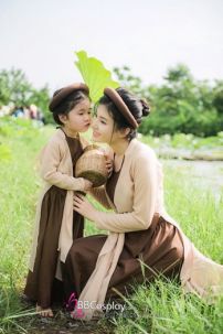 Trang Phục Tứ Thân Ao Sen Áo Kem Váy Nâu